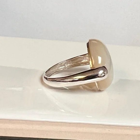 925 Sterling Silver. Shell. Ring - Picture 2 of 4